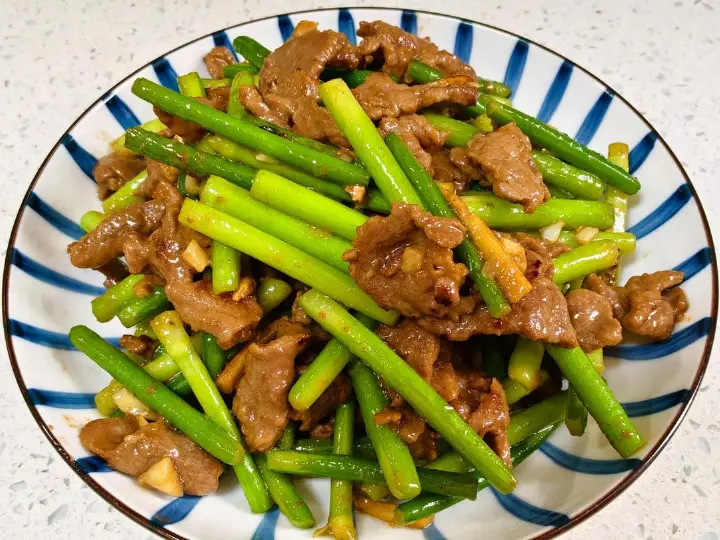 蒜苔炒牛肉 第 7 步