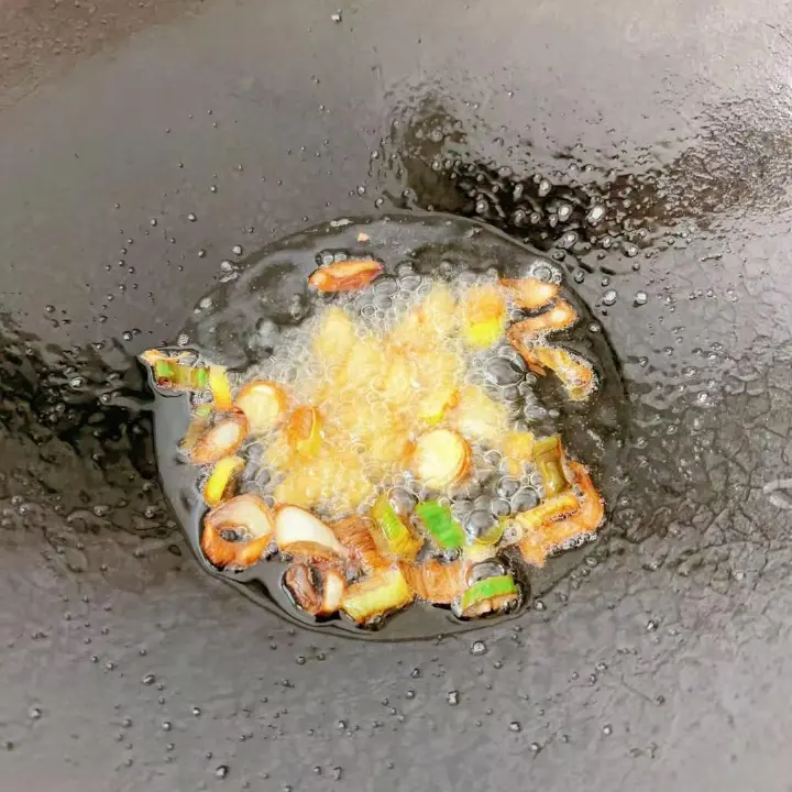 酸辣椒炒猪肝 第 6 步