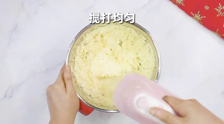 圣诞花环曲奇 第 3 步