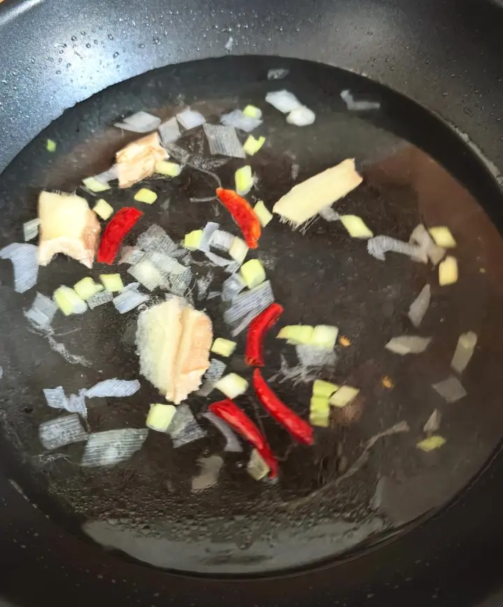 鳕鱼炖豆腐 第 4 步