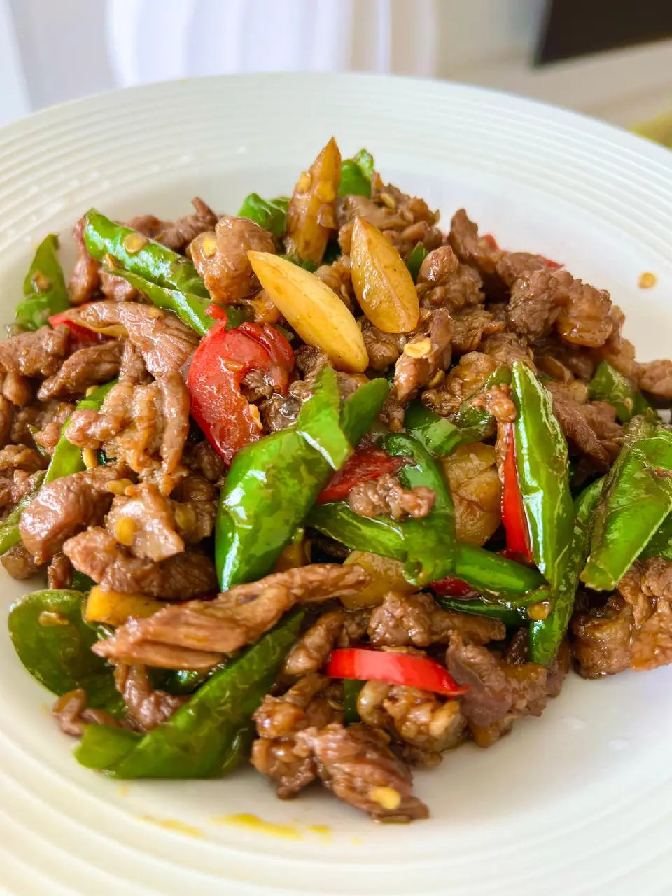 小炒黄牛肉成品图