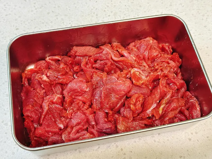 盐葱酱牛肉 第 1 步