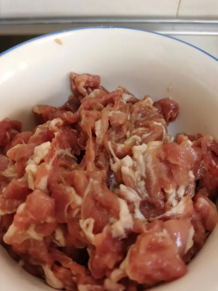 家常小炒肉 第 1 步