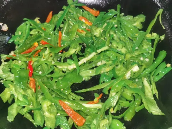 辣椒炒鸭肠 第 3 步