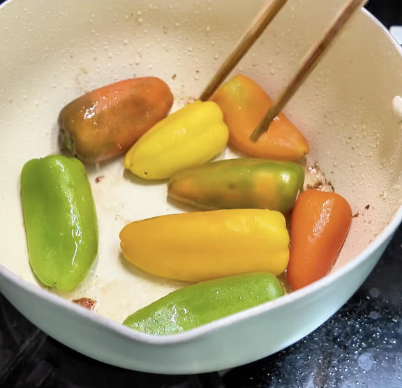彩椒红烧肉 第 3 步
