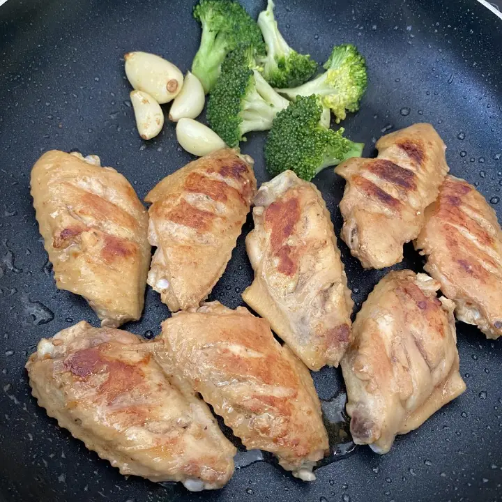 香煎鸡翅中 第 3 步