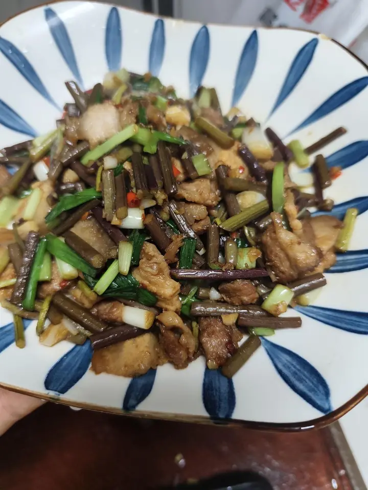 藠头蕨菜炒五花肉 第 7 步