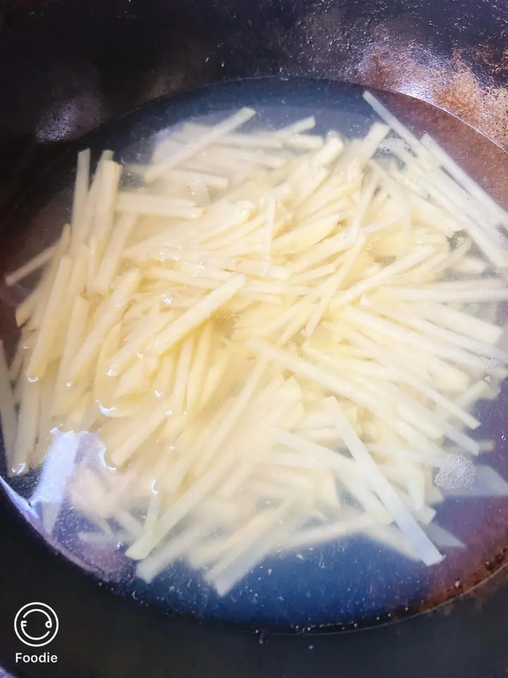 虾皮土豆丝 第 6 步