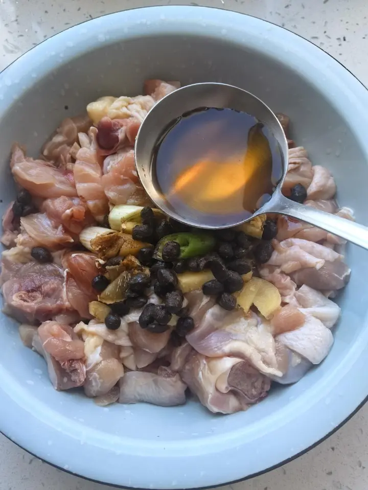 豆豉蒸鸡腿 第 6 步