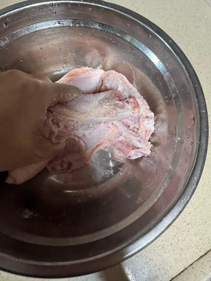 盐煎鸡翅 第 2 步