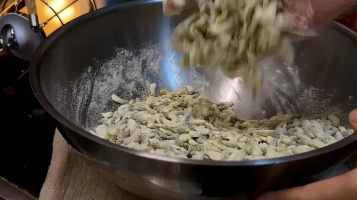 槐花麦饭 第 7 步
