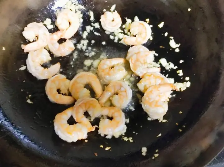 芦笋炒虾仁 第 4 步