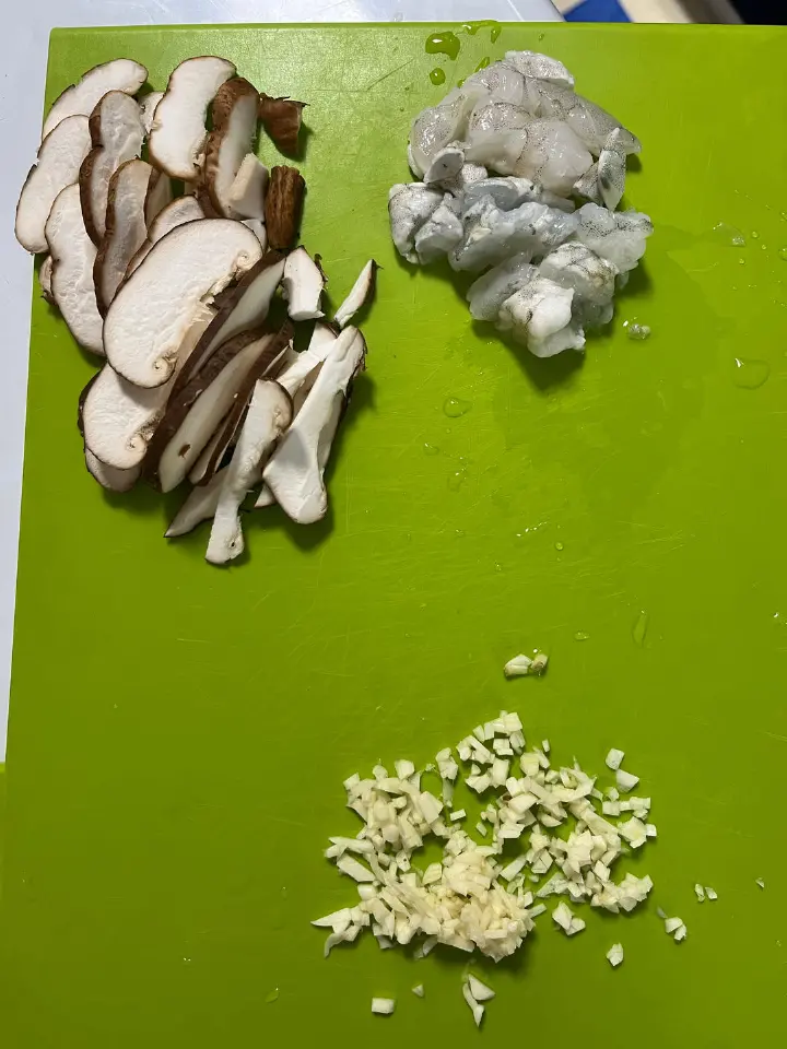 香菇虾仁炒油菜 第 1 步