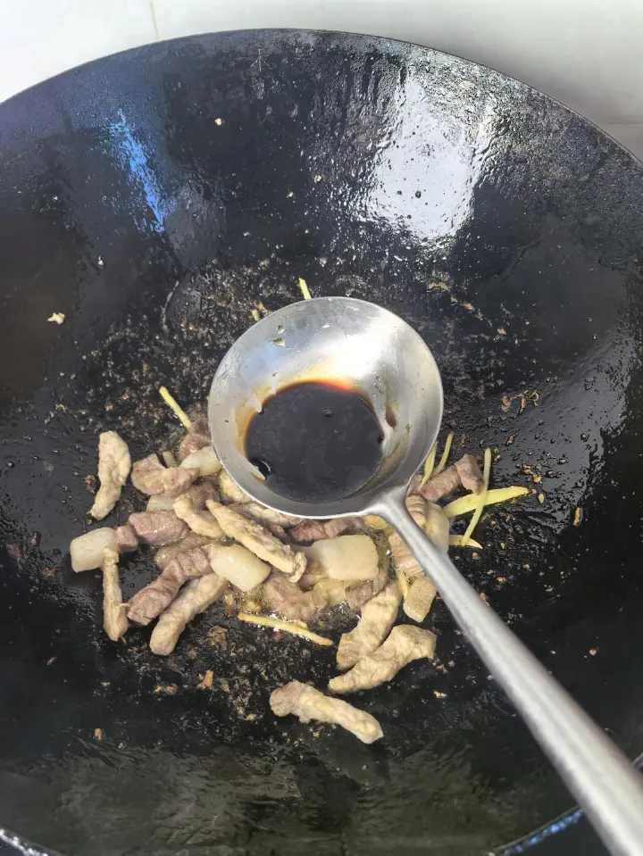 蒜苔炒肉 第 6 步