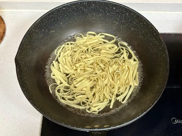 红油拌豆腐皮 第 2 步