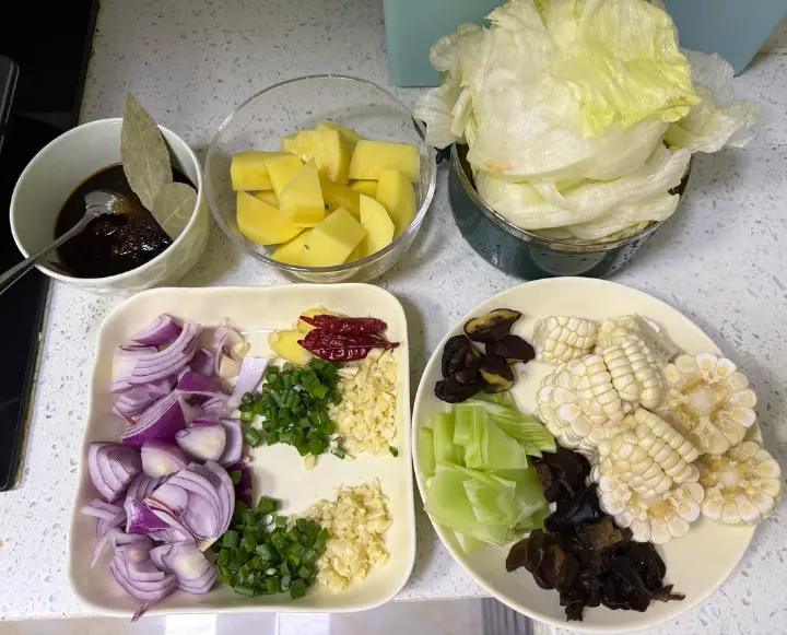 酱香鸡爪煲 第 3 步