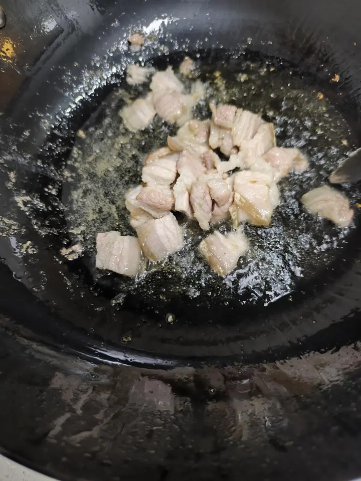 藠头蕨菜炒五花肉 第 3 步