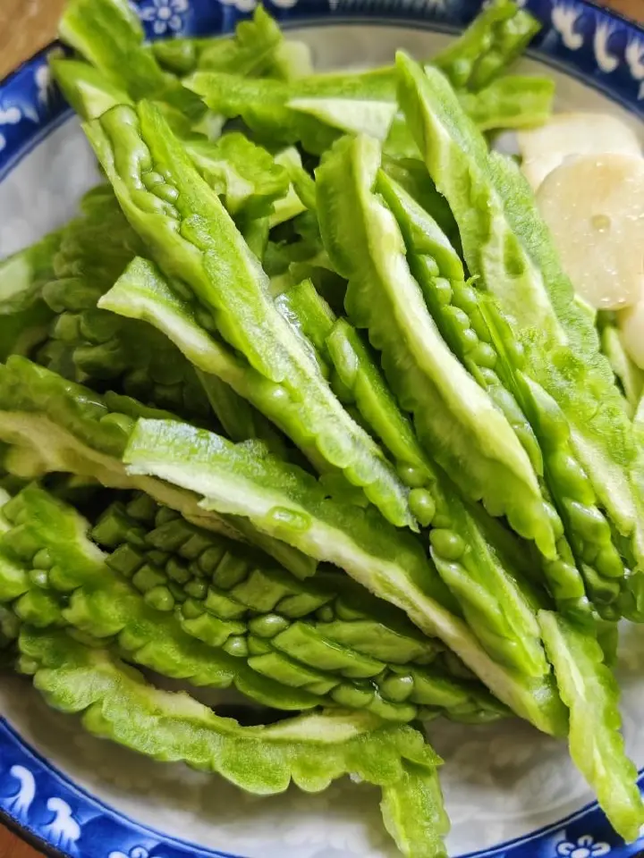 苦瓜炒肉 第 3 步