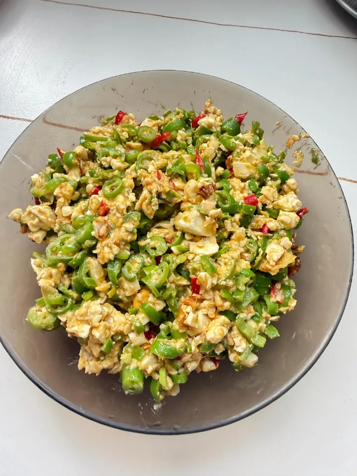 咸鸭蛋炒辣椒 第 3 步