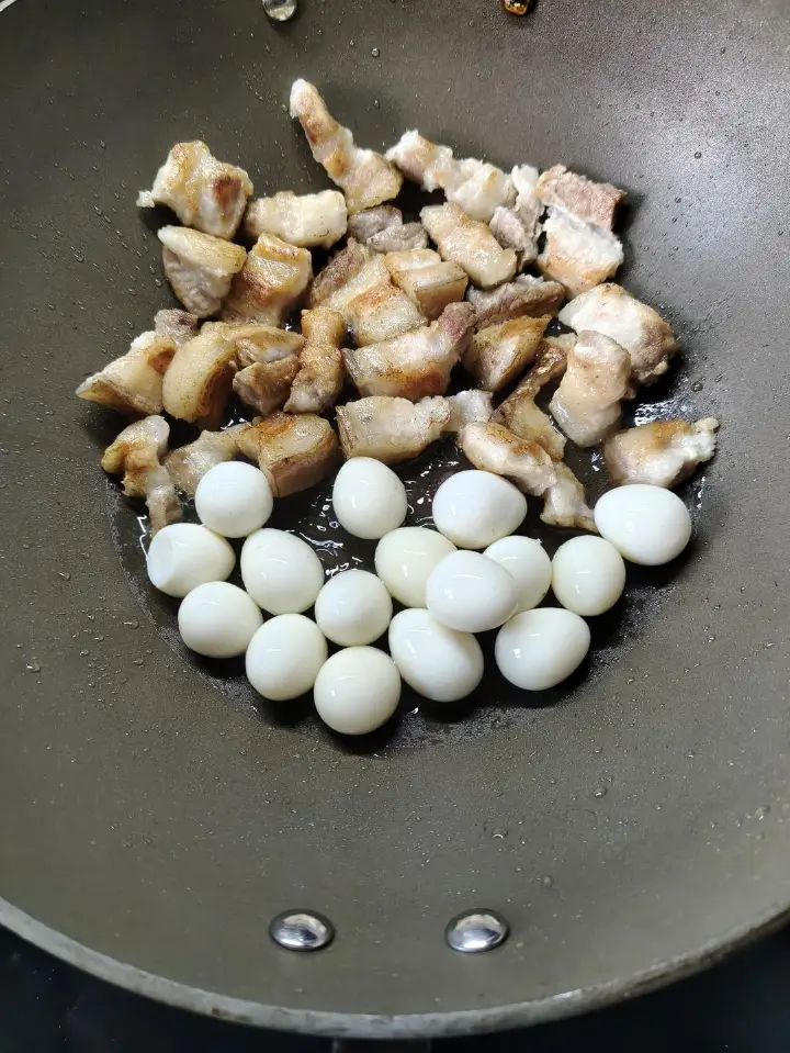 鹌鹑蛋鲍鱼红烧肉 第 5 步