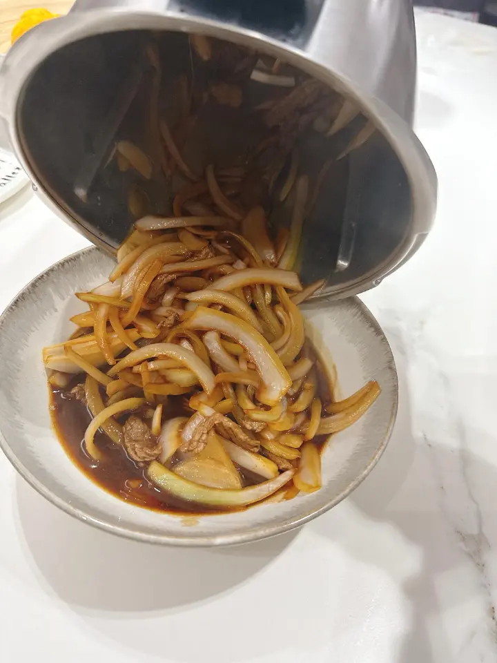 洋葱炒牛肉丝 第 9 步