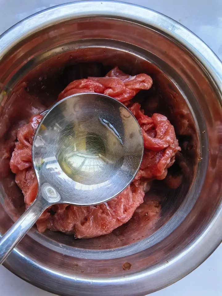 牛肉炒杏鲍菇西葫芦 第 6 步