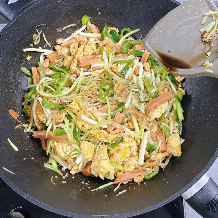 三丝火腿炒鸡蛋 第 14 步