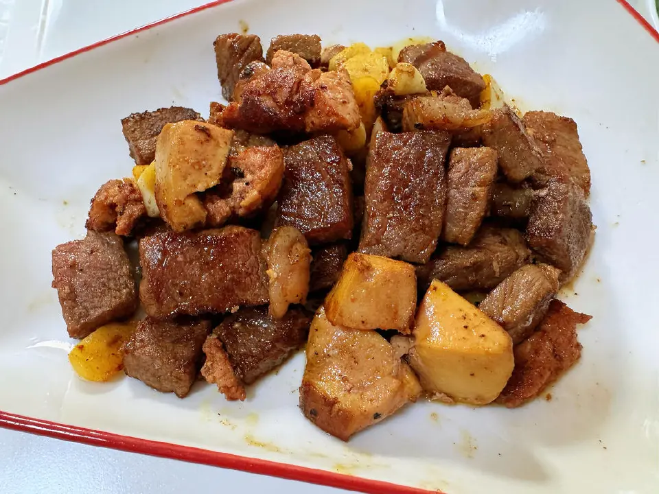 鹅肝煎牛排成品图