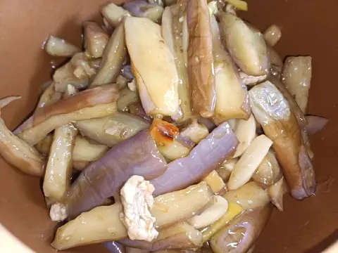 咸鱼茄子煲