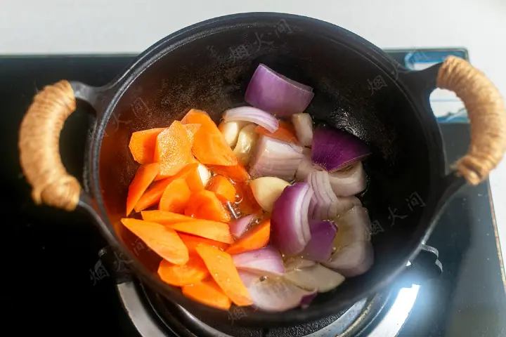 无水蔬菜鸡肉锅 第 3 步