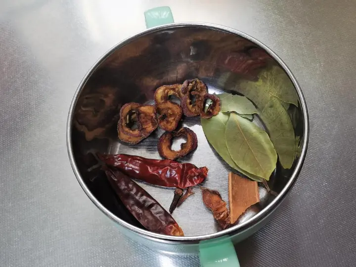 白萝卜焖鸭 第 4 步