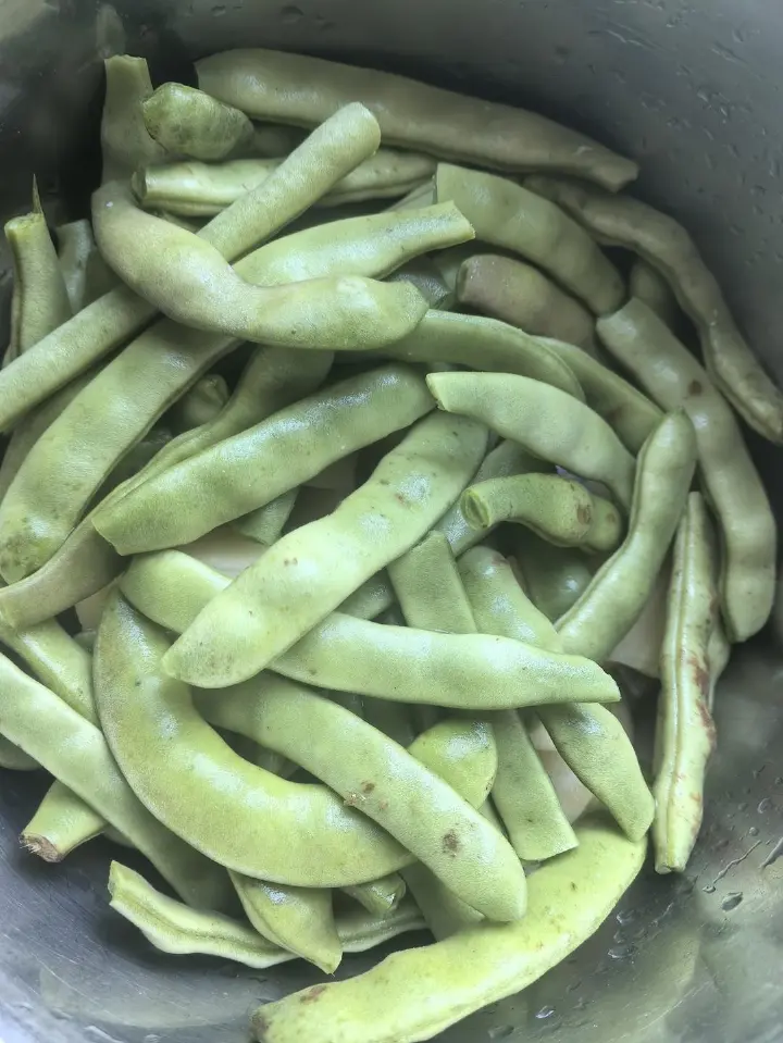东北土豆炖豆角 第 2 步