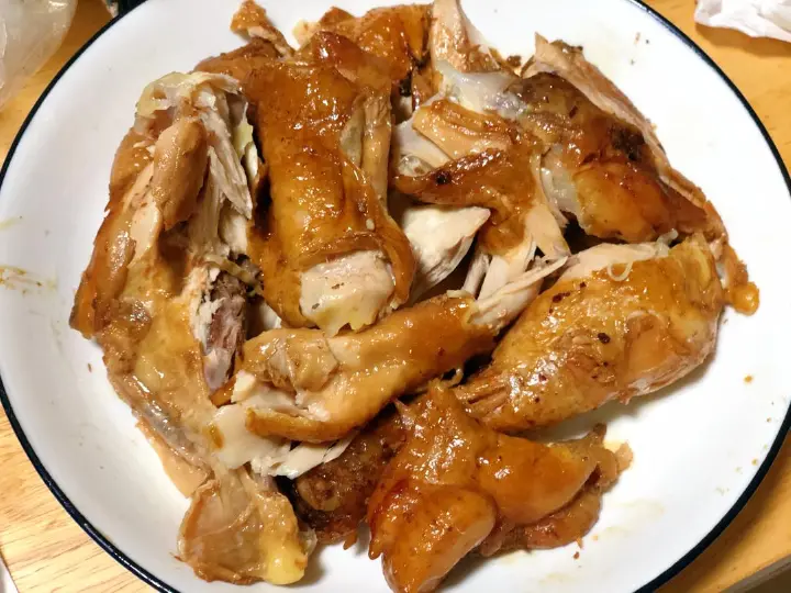 电饭煲焖整鸡 第 8 步