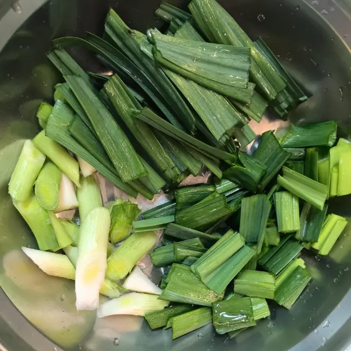 蒜苗炒牛肉 第 3 步