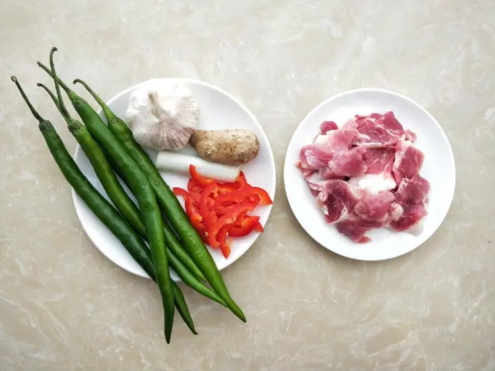 家常小炒肉 第 1 步