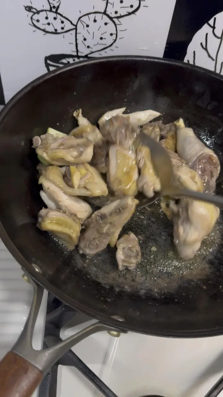 笋干烧鸡 第 3 步