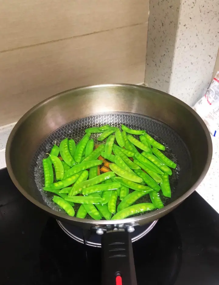 荷兰豆炒培根 第 5 步