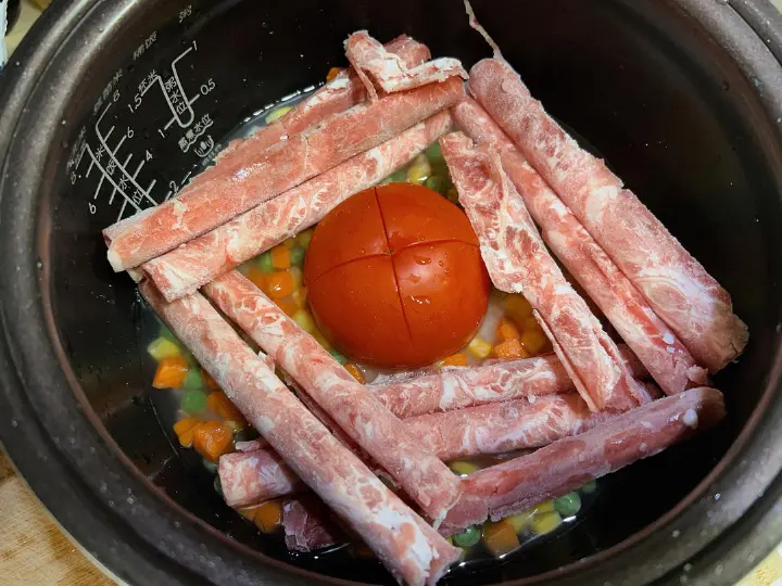 番茄肥牛焖饭 第 4 步