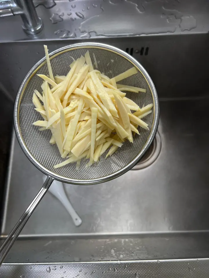 肉丝笋丝炒豆干 第 10 步