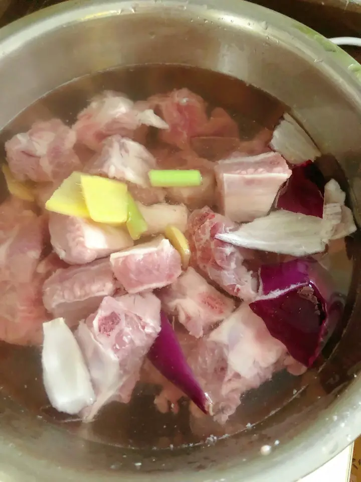 玉米排骨汤 第 3 步