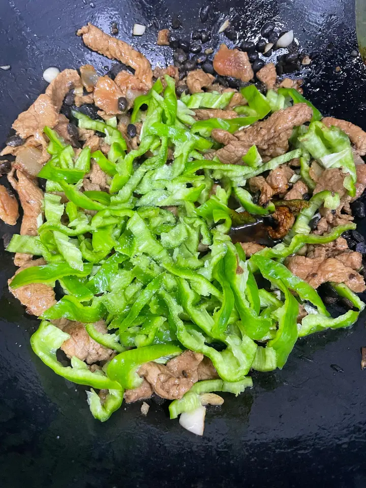 豆豉辣椒炒肉 第 5 步
