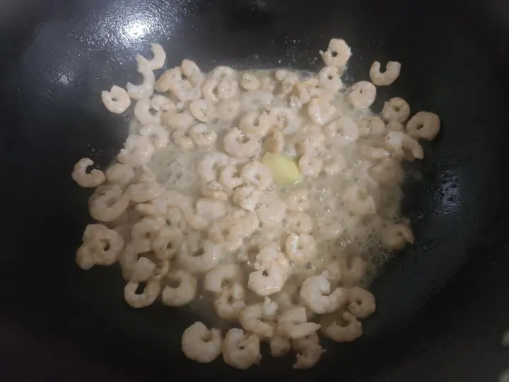 黄瓜炒虾仁 第 3 步