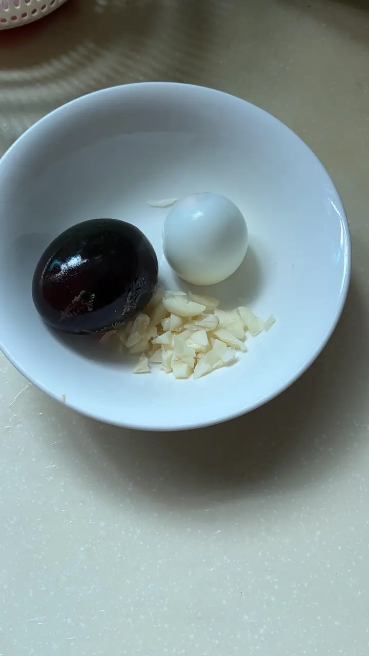 螺丝椒炒皮蛋 第 2 步