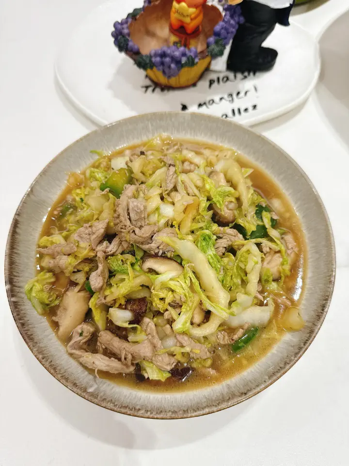 白菜香菇炒肉丝 第 8 步