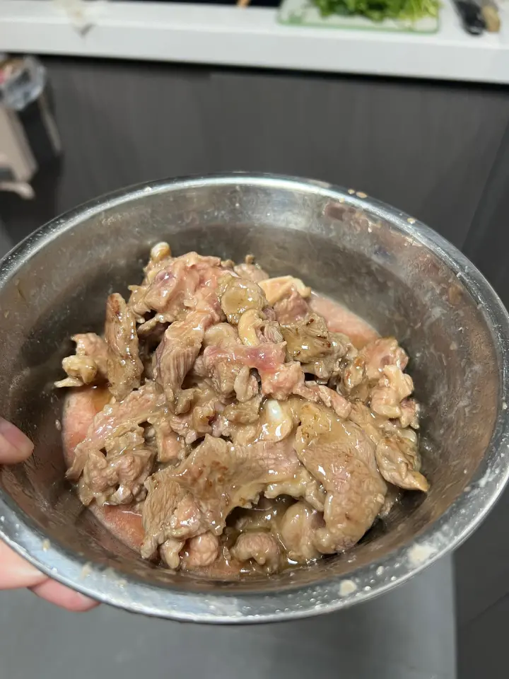 辣椒香菜炒牛肉 第 2 步