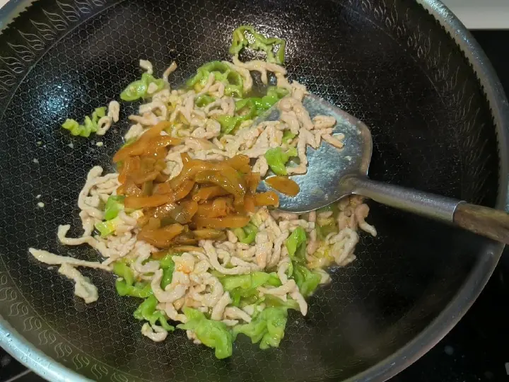 青椒榨菜肉丝 第 8 步
