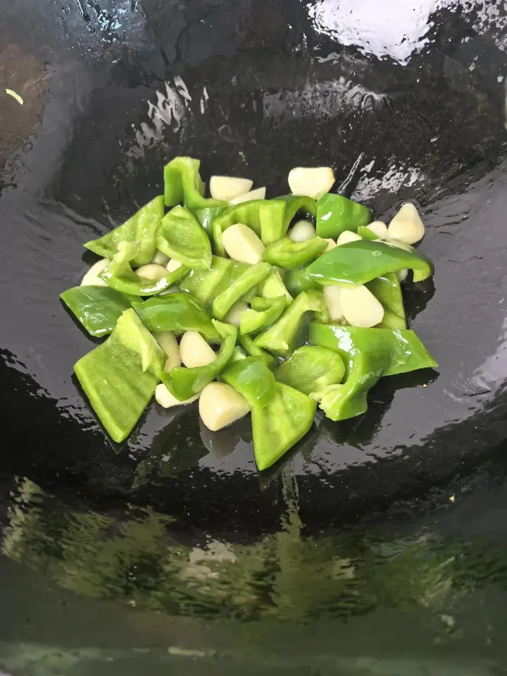 蒜香青椒炒口蘑 第 9 步
