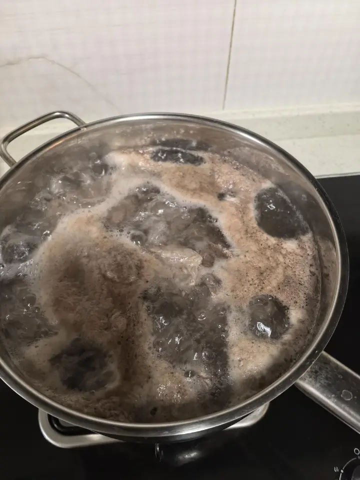 香菇牛肉辣酱 第 2 步