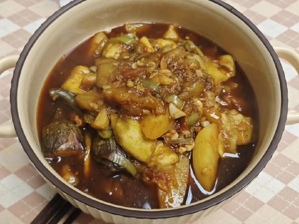 高压锅土豆烧茄子成品图