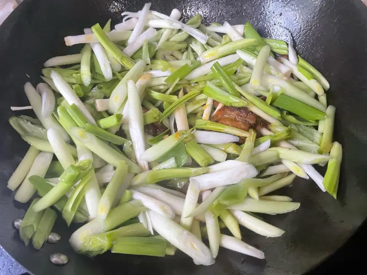蒜苗回锅肉 第 7 步